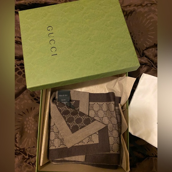 GG Gucci Knit Cashmere Scarf - Picture 1 of 15